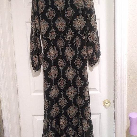 Dress - Picture 6 of 6